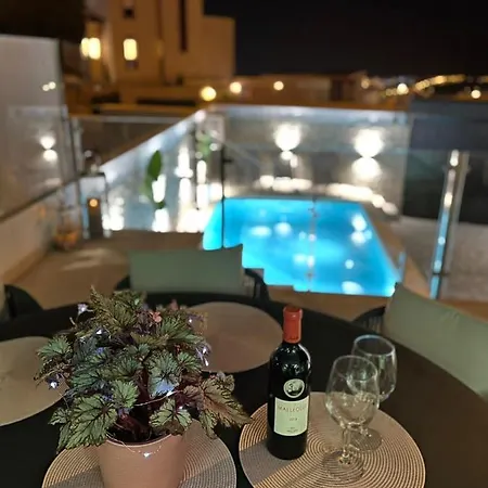 아파트 Luxury House Atlantico Private Heated Pool 아데제