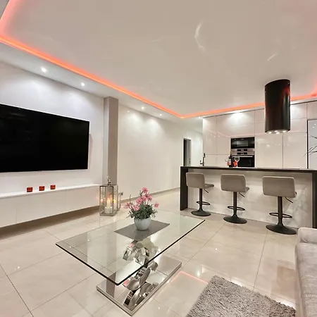 아파트 Luxury House Atlantico Private Heated Pool 아데제