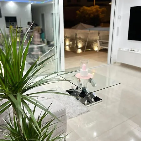 Luxury House Atlantico Private Heated Pool شقة